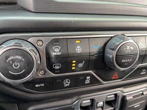 Used 2023 Jeep Wrangler Willys image 34