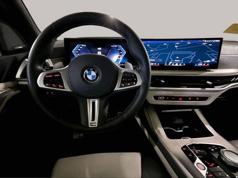 Used 2025 BMW X7 M60i AWD/4WD image 5