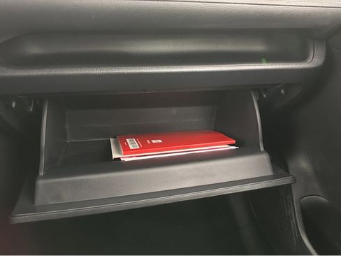 Used 2025 Toyota RAV4 XLE image 37