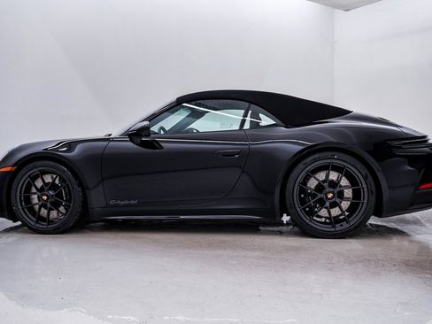 New 2026 Porsche 911 Carrera GTS image 2