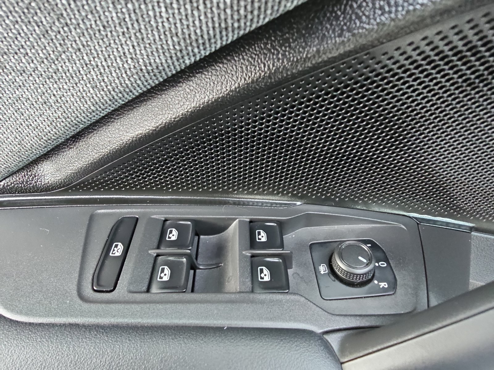 Used 2025 Volkswagen Tiguan S FWD image 26