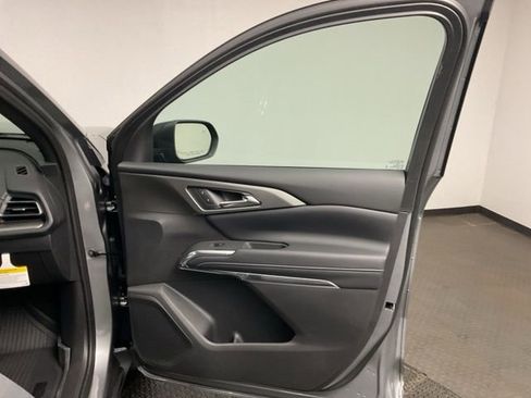 New 2026 Chevrolet Traverse LT w/ Midnight/Sport Edition image 24