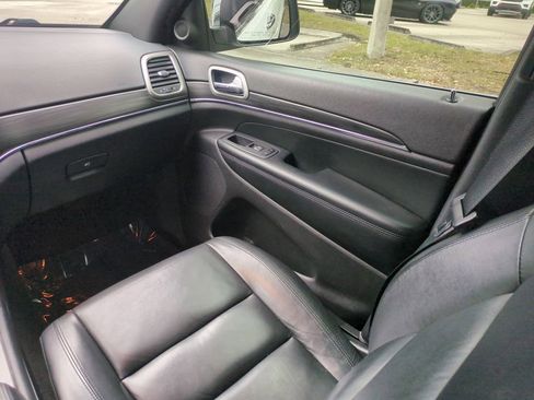 Used 2022 Jeep Grand Cherokee Limited w/ Trailer Tow Group IV image 18