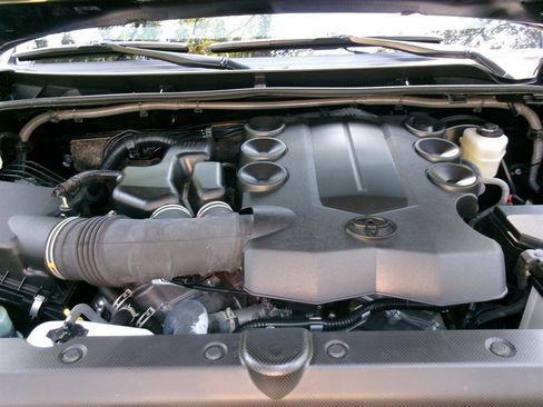 Used 2024 Toyota 4Runner Limited RWD image 49