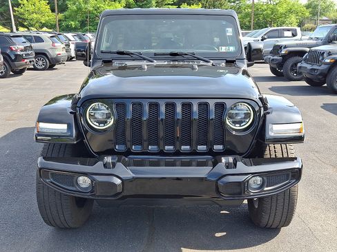Certified 2022 Jeep Wrangler Unlimited Sahara AWD/4WD image 2