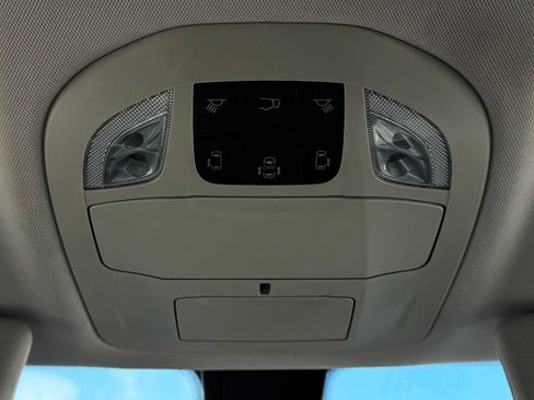 Used 2017 Chrysler Pacifica Touring image 27