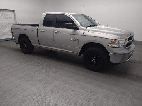 Used 2017 RAM 1500 Classic SLT RWD image 11