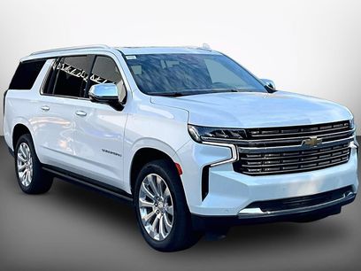Used 2023 Chevrolet Suburban Premier w/ Premium Package 2