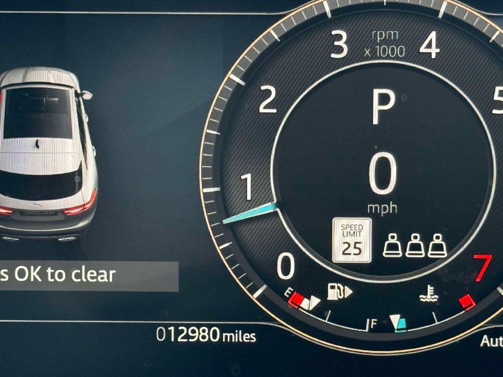 Used 2025 Jaguar F-PACE R-Dynamic S AWD/4WD image 5