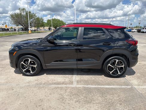 Used 2021 Chevrolet TrailBlazer RS w/ Sun and Liftgate Package image 2