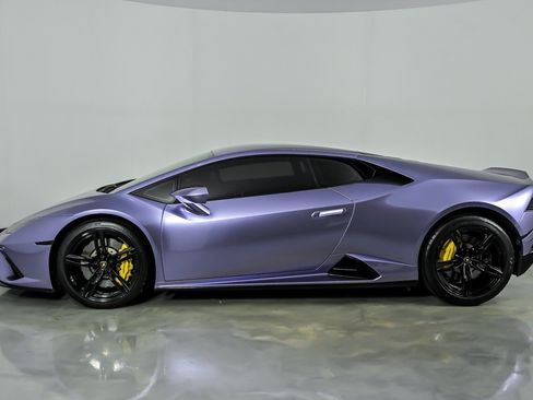 Used 2021 Lamborghini Huracan EVO RWD image 6