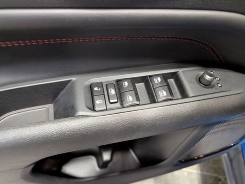 Used 2025 Jeep Compass Trailhawk AWD/4WD image 13