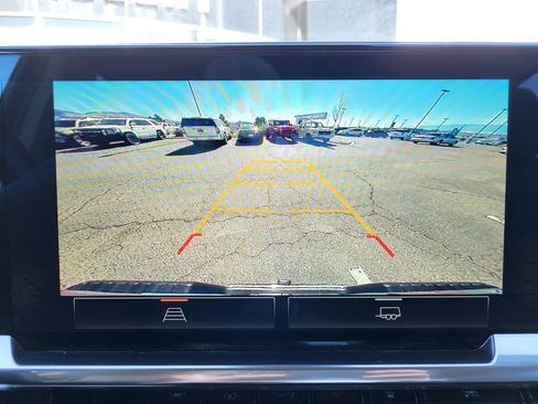 Used 2025 GMC Sierra 1500 SLT image 14