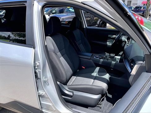 Used 2025 Nissan Rogue SV AWD/4WD image 11