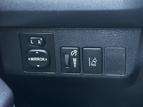 Used 2018 Toyota RAV4 LE w/ All Weather Liner Package image 29