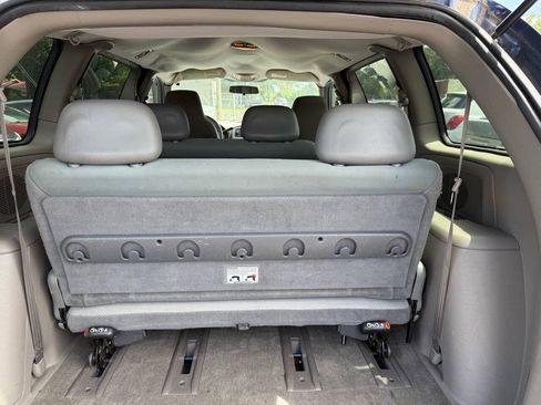 Used 2002 Dodge Caravan SE FWD image 10