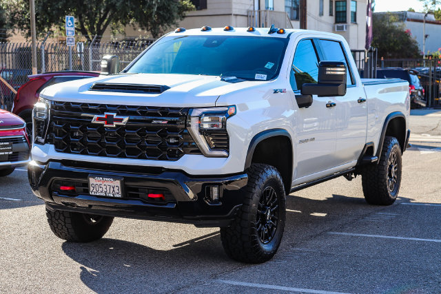Used 2024 Chevrolet Silverado 2500 ZR2 AWD/4WD image 4