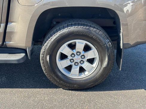 Certified 2016 GMC Canyon 2WD Crew Cab w/ Convenience Package image 9