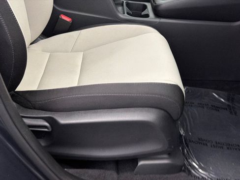 Used 2025 Honda CR-V EX image 12