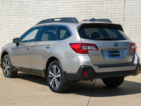 Used 2019 Subaru Outback 2.5i Limited w/ Popular Package #2 image 10