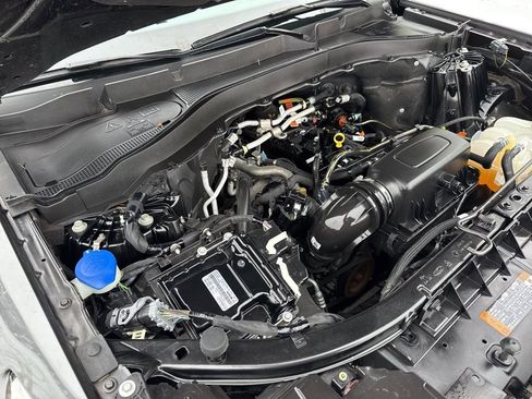 Used 2023 Ford Explorer XLT image 33