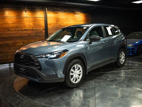 Used 2026 Toyota Corolla Cross L FWD image 2