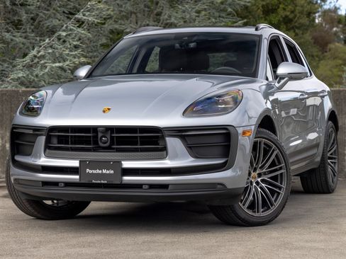 Certified 2026 Porsche Macan AWD/4WD image 1