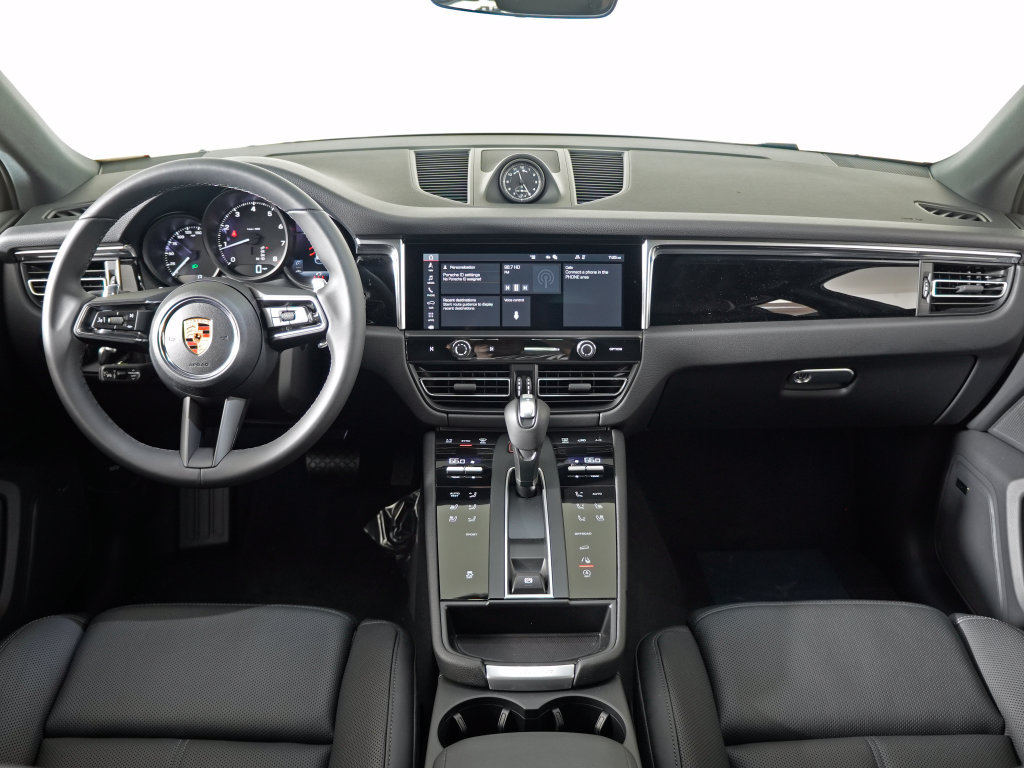 Used 2026 Porsche Macan AWD/4WD image 21