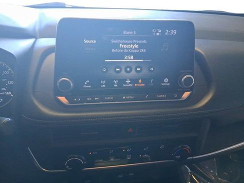 Used 2024 Nissan Rogue S FWD image 21