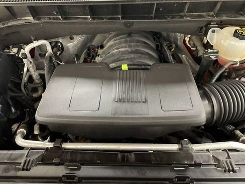 Used 2020 Chevrolet Silverado 1500 LT w/ Convenience Package AWD/4WD image 24