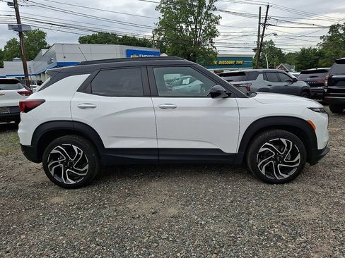 Used 2024 Chevrolet TrailBlazer RS w/ Convenience Package AWD/4WD image 9