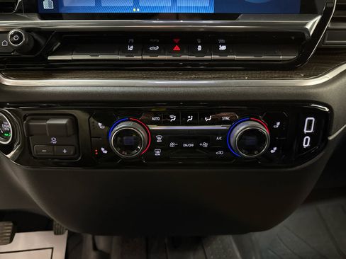 Certified 2025 Chevrolet Silverado 2500 LT w/ Convenience Package image 21