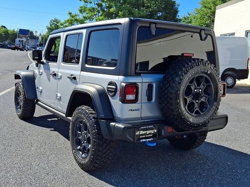 Used 2023 Jeep Wrangler Unlimited w/ Cold Weather Group AWD/4WD image 7