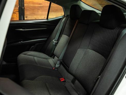 Used 2025 Toyota Camry LE image 10