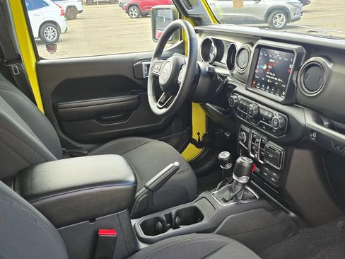 Used 2023 Jeep Wrangler Unlimited Sport AWD/4WD image 11