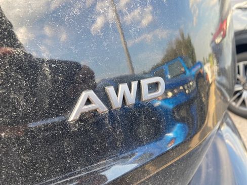 Used 2024 Nissan Rogue S AWD/4WD image 8