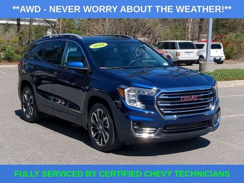Used 2022 GMC Terrain SLT w/ Infotainment Package II image 2