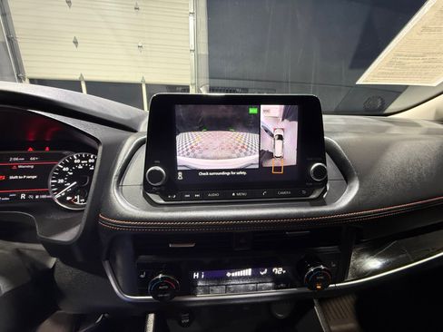 Used 2025 Nissan Rogue SV image 29