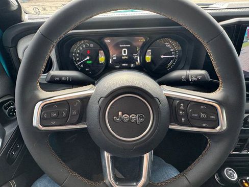 Used 2024 Jeep Wrangler Sahara image 9