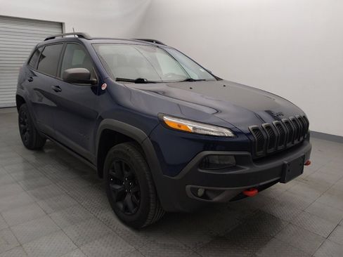 Used 2018 Jeep Cherokee Trailhawk w/ Cold Weather Group image 13