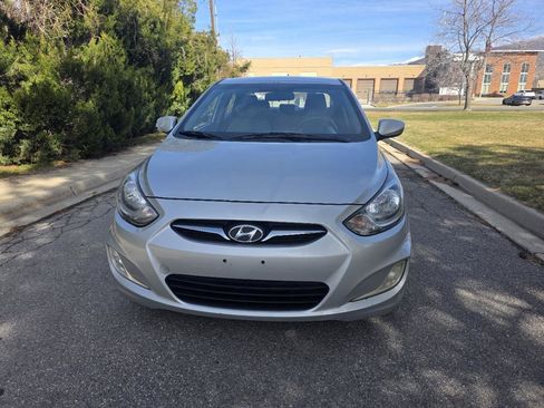 Used 2013 Hyundai Accent GLS w/ Premium Pkg image 4