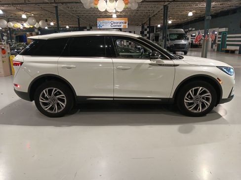 Used 2023 Lincoln Corsair AWD w/ Equipment Group 101A image 5