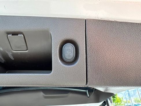 Used 2019 GMC Yukon Denali AWD/4WD image 12