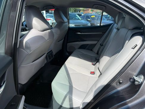 Used 2022 Toyota Camry XLE AWD/4WD image 13
