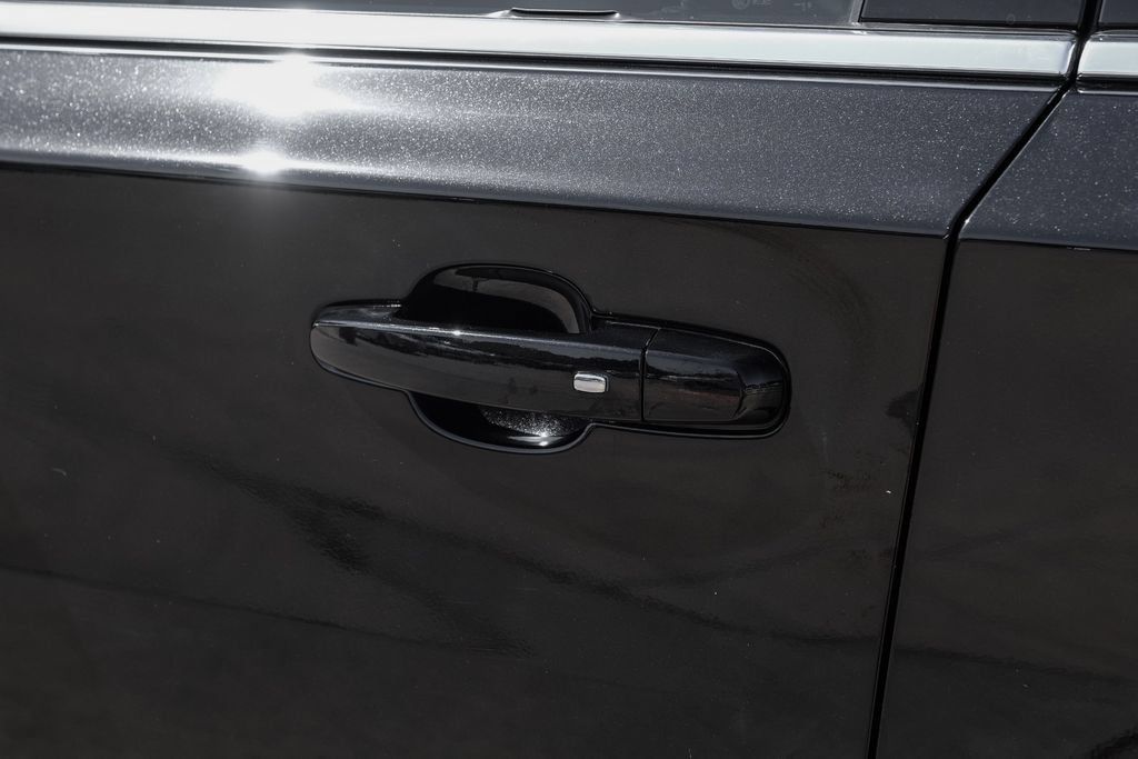 Used 2022 Chevrolet Traverse LT FWD image 43