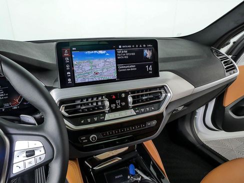 Used 2025 BMW X4 xDrive30i AWD/4WD image 12