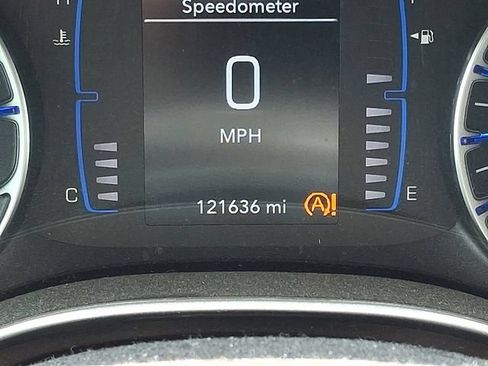 Used 2019 Chrysler Pacifica Touring Plus w/ Tire & Wheel Group FWD image 20