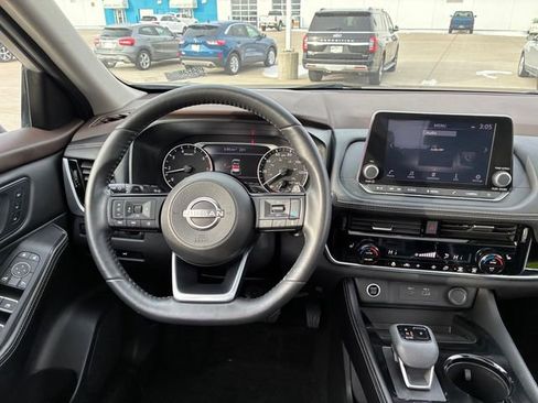 Used 2023 Nissan Rogue SL image 18