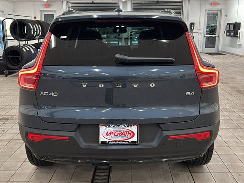 Used 2026 Volvo XC40 B4 Plus w/ Climate Package image 6