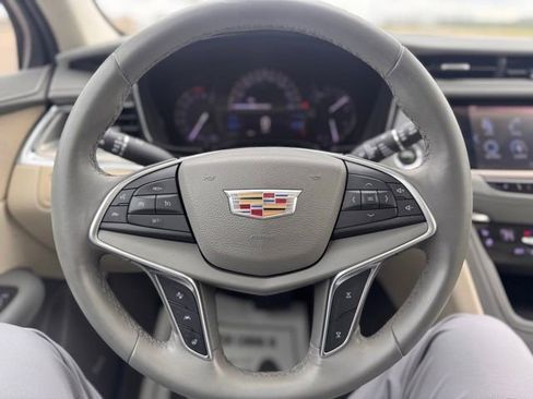 Used 2017 Cadillac XT5 Premium Luxury AWD/4WD image 12